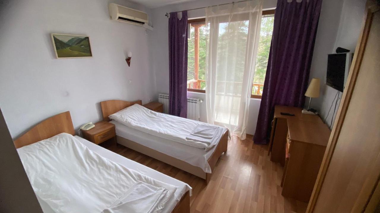 Srem Хотел Галина Палас מראה חיצוני תמונה